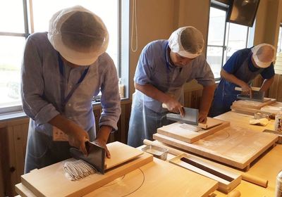 一位餐飲老板的自述:為什么我出門必須坐頭等艙、住超五星酒店?