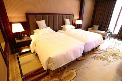 河北保定2日1晚跟團游&middot;野三坡北方九寨-云溪谷+唐堯古鎮(zhèn)(含夜景)+慶都山+竹筏漂流2日游【宿五星蘇式園林酒店-秀蘭山莊-純玩0購物0自費】