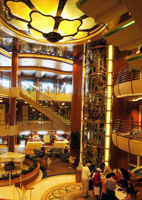 藍寶石公主號堪比五星酒店(圖)