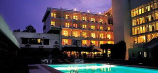 巴基斯坦五星級酒店遭炸彈襲擊，安全形勢再度引發關注